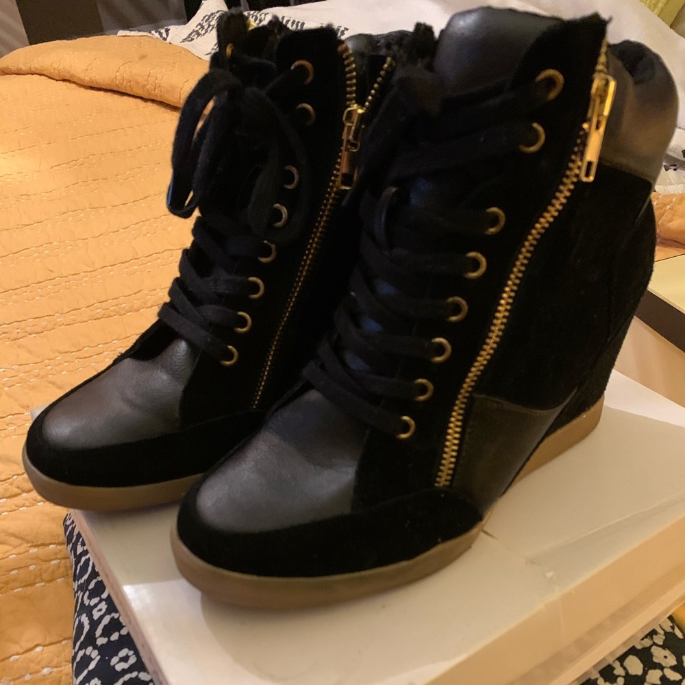Steve Madden leather and suede wedge